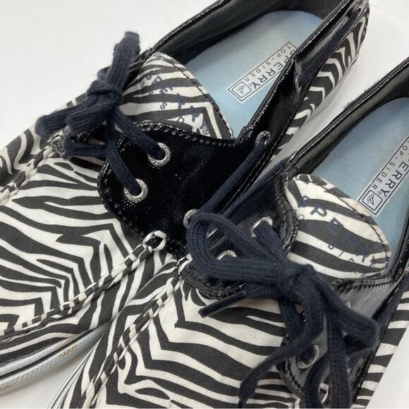Sperry | Black & White Zebra Pattern Boat Shoes 10 - Picture 2 of 8